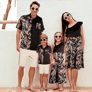 Летняя одинаковая одежда для семьи, модные платья в стиле пэчворк для мамы и дочки, Рубашки с короткими рукавами для папы и мальчиков, семейная одежда